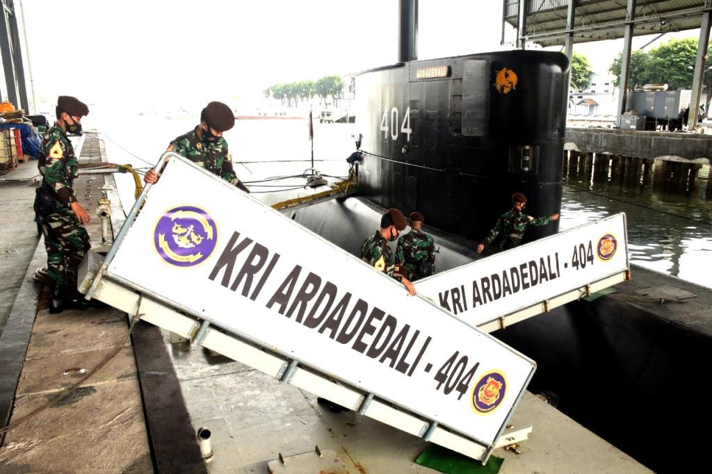 Taruna AAL dalam kegiatan pendidikan